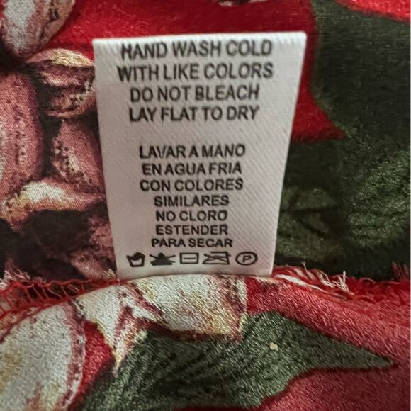 Heart & Hips Red Floral Print Ruffle Trim Sleeveless Wrap Blouse - Picture 8 of 8